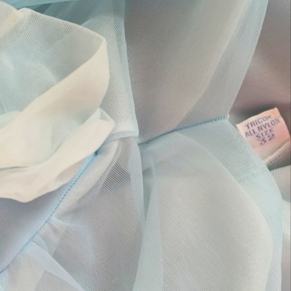ADORABLE VINTAGE "VANITY FAIR" BLUE OMBRE DOUBLE NYLON CHIFFON NIGHTGOWN! - Picture 10 of 15